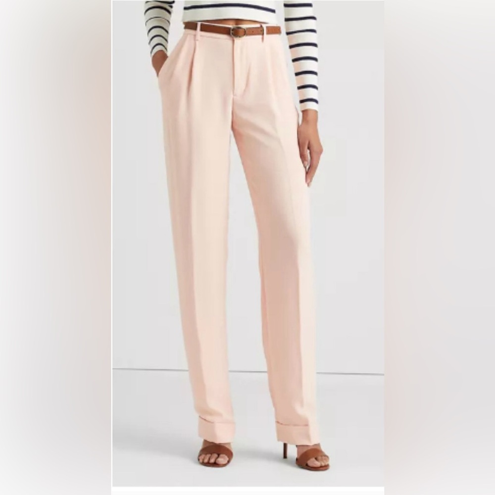 NWT Ralph Lauren Women's Pale Pink
Double Faced Straight Leg Pants. Size 6.